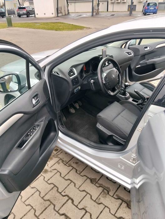 Sprzedam Citroen C4  2011 roku, 1.6 HDi . Bezwypadkowy.