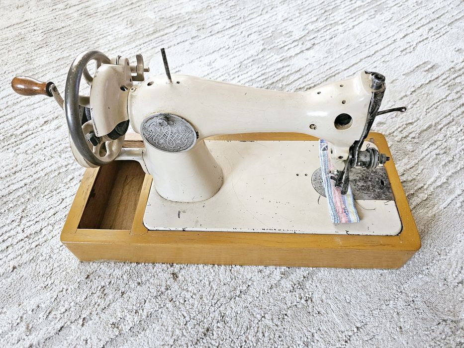Швейна машинка Singer 15D + подарунок