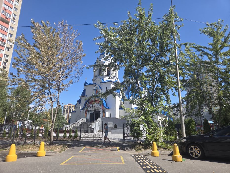 Продам простору квартиру на Позняках 53кв.м вул. Урлівська River Mall