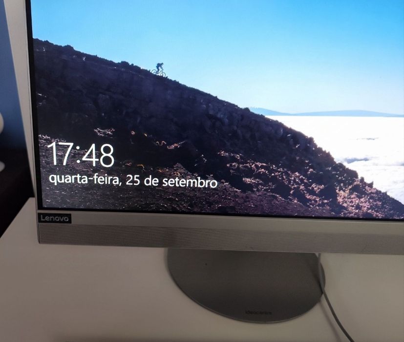 Lenovo IdeaCentre AiO 520-22AST 21.5" A6-9220 4GB