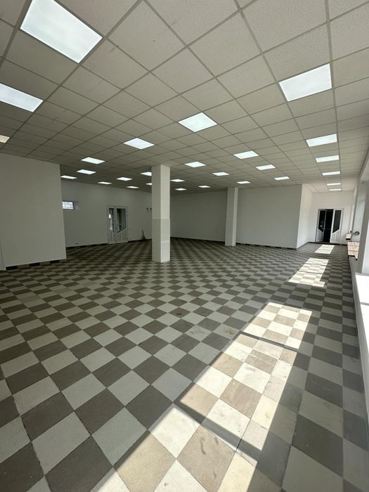 Оренда 156 м.кв ,1 зал, ремонт, центральний ринок