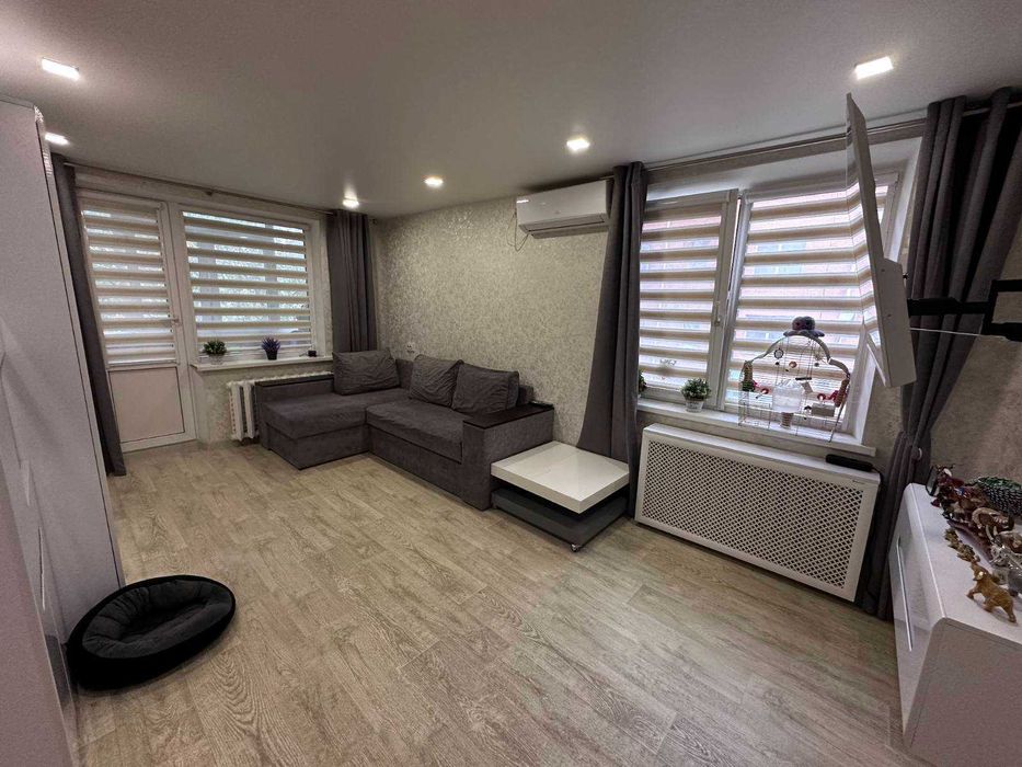 3 кімнатна квартира в Центрі з дизайнерським ремонтом[]