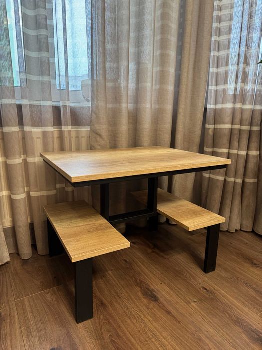 столик журнальний, вживаний, стільниця 52х70, висота 54