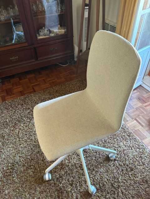 Cadeira giratória com rodízios, Gunnared cinz