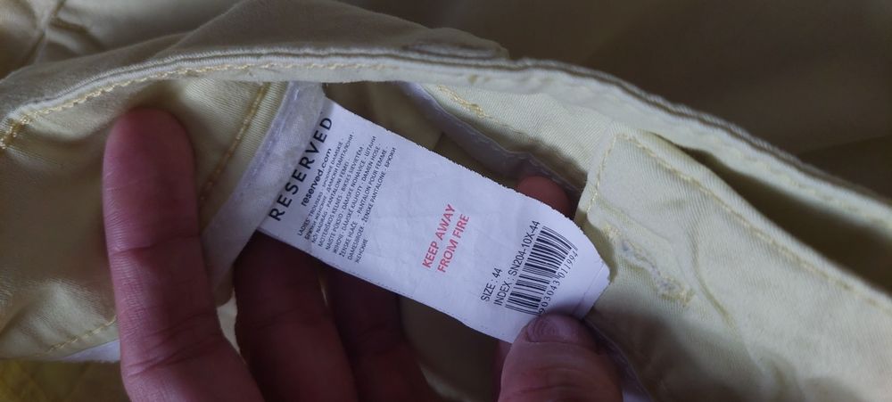 Dwie pary spodni, Reserved, 44 XXL. Żółte i błękitne