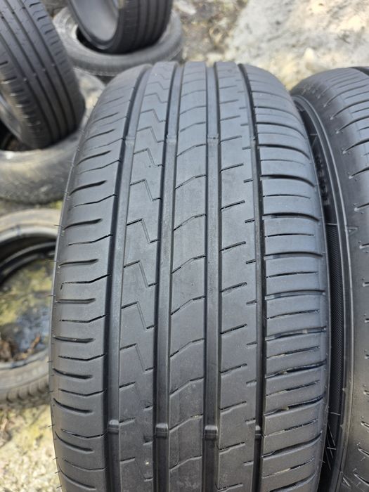 Шини 235/60r17 як нові 8 мм. 23 й рік