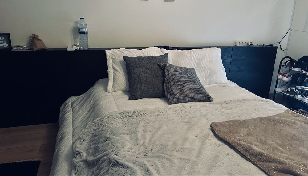 Cama de Casal em Ótimo Estado - 220x190cm