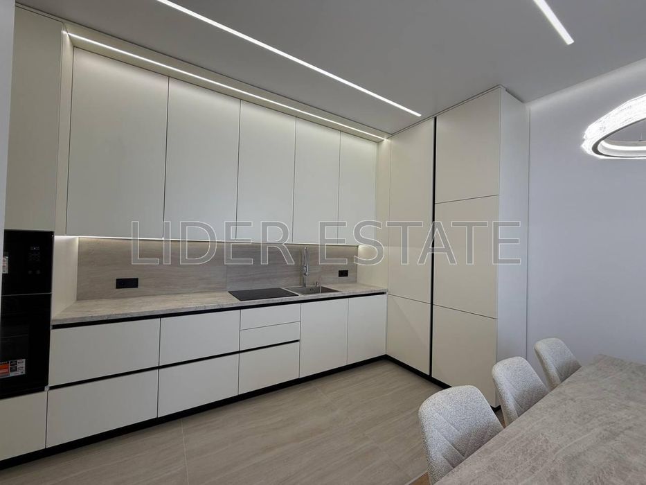 Продаж 2-кімнатної квартири в ЖК Uzh Towers | Слов'янська набережна, Ужгород