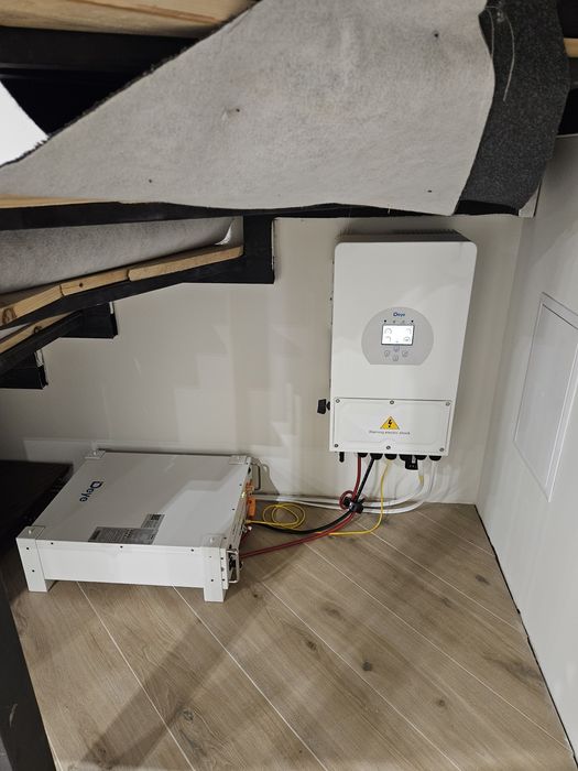 Підключу інвертор, зарядну станцію, генератор .та налаштую систему жив