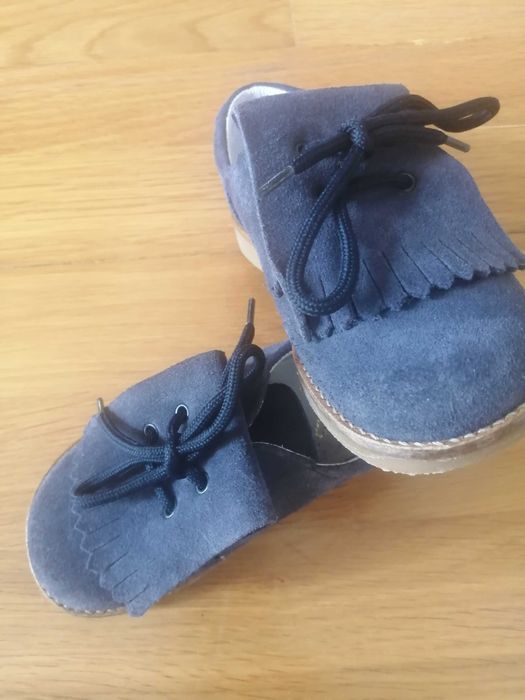 Sapatos de criança novos n 27