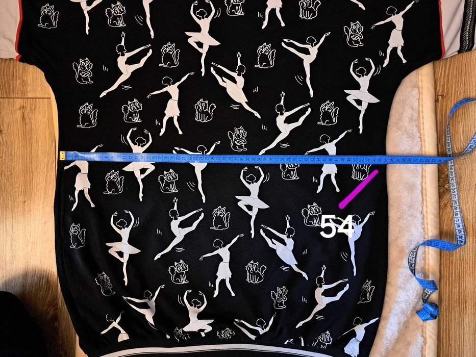 Bluza L/40 w białe kotki i baletnice