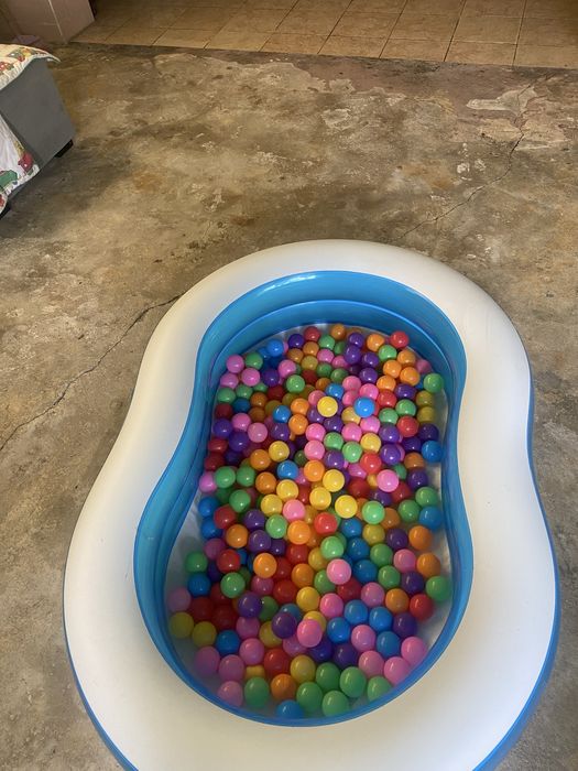 Piscina com bolas