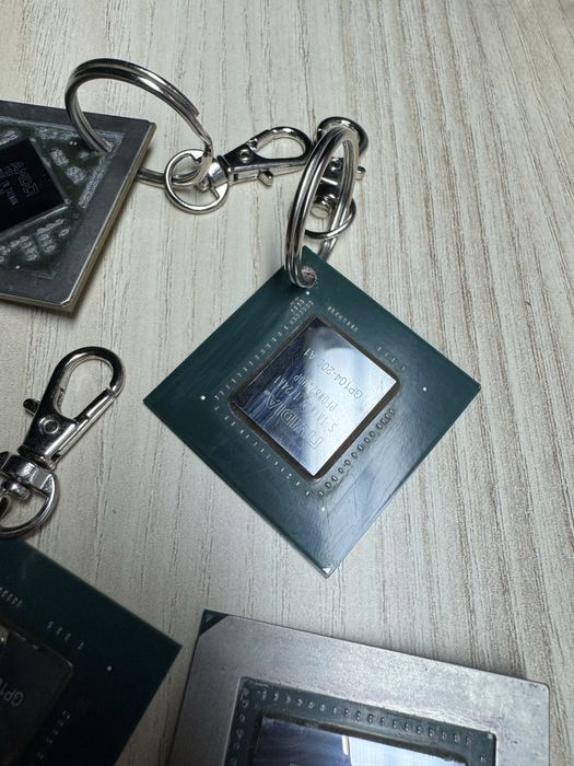 Brelok  Breloki gpu prezent GTX RTX RX ARC