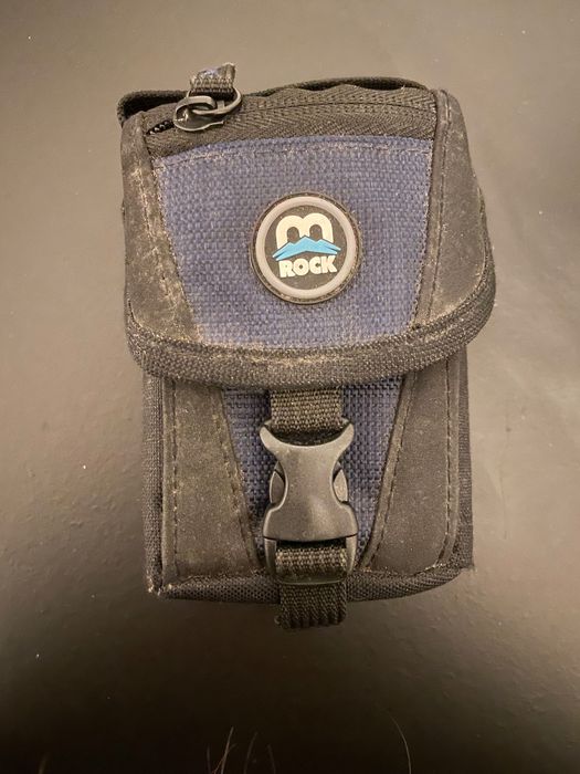 Mala máquina fotográfica pequena