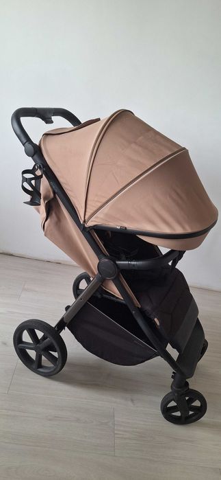 Прогулянкова коляска Carrello Bravo Plus