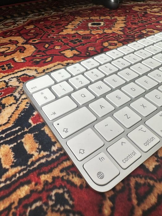 Magic Keyboard stan idealny!