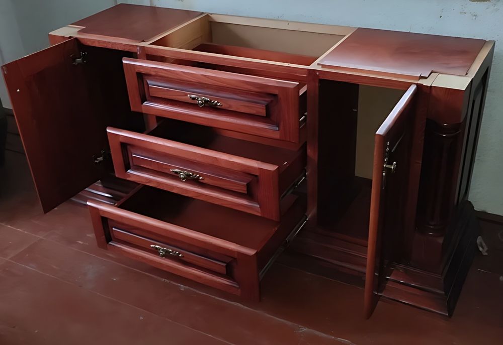 Дубова вітрина та тумба під телевізор в відмінному стані