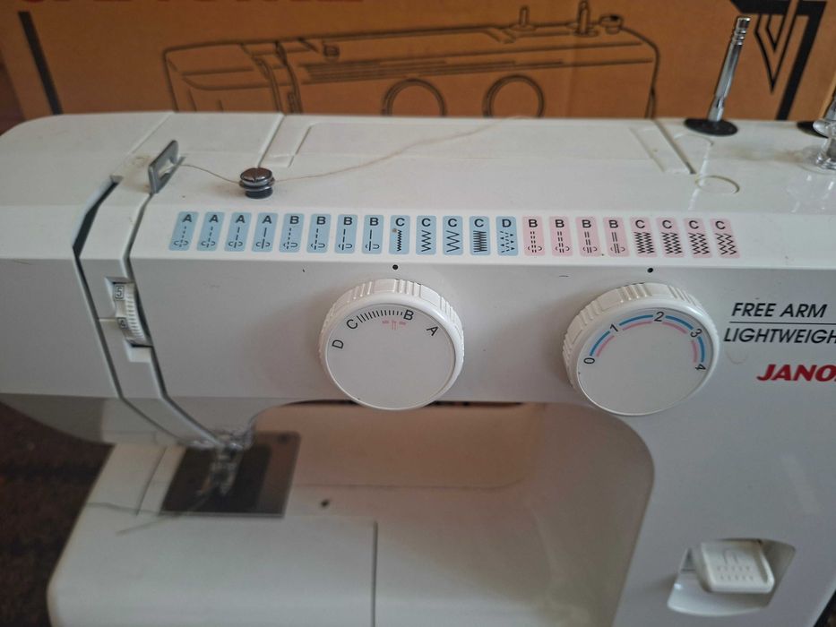 Швейна машинка Janome model 743-03