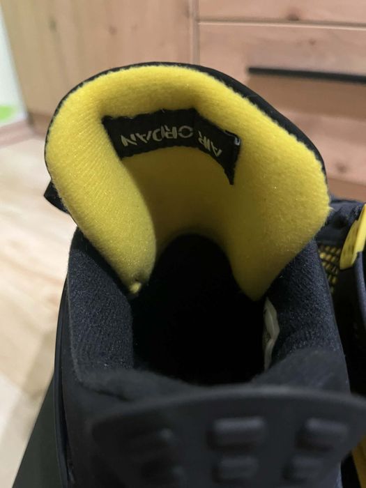 Air Jordan 4 Retro Yellow Thunder
