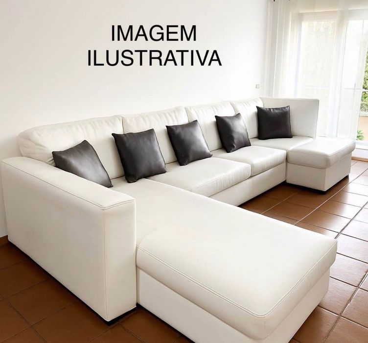 Sofá em pele sintética
