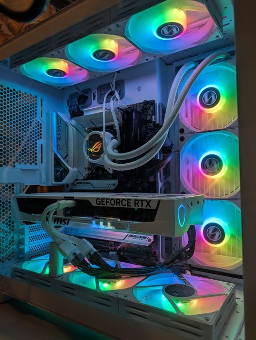 Білий Ігровий ПК / RTX 5070 / i7-14700KF / 32GB DDR5 / PCIe 5.0 / Lian Li