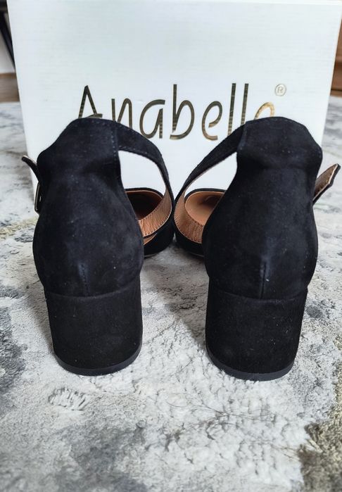 Buty damskie na słupku