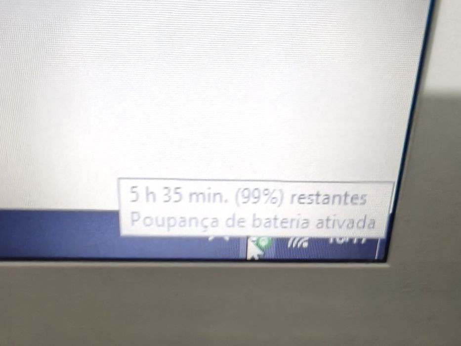 Portátil Insys branco bem estimado como novo