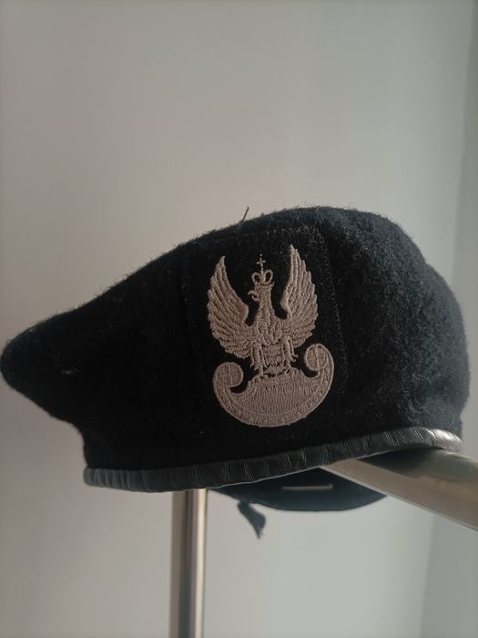 Beret czarny 418/MON (rozmiar 57)
