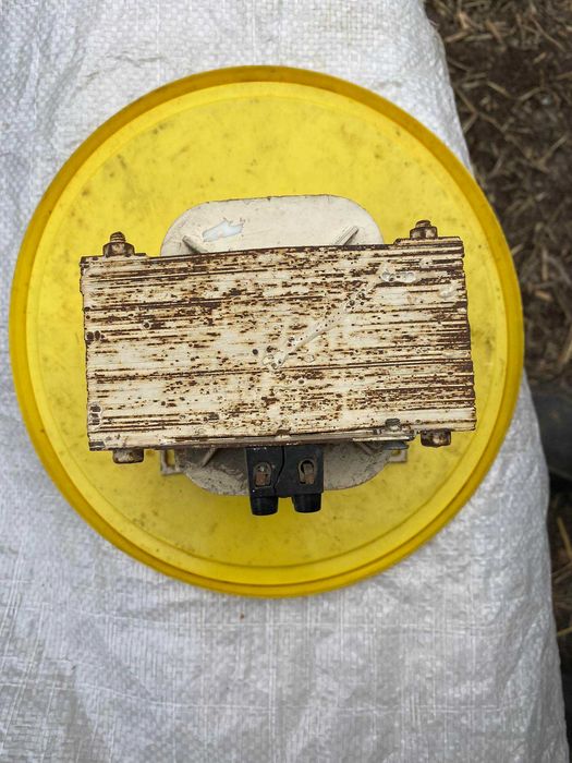 електродроселя 400- 250- 80-65 Вт- концевики-виключателі 220 В