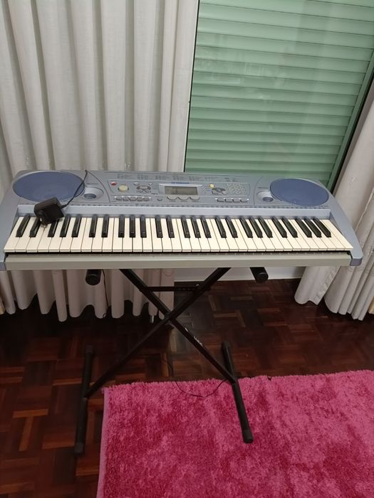 Orgaõ Yamaha eletrônico