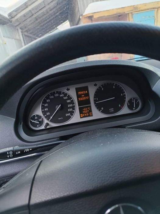 Продам   MERCEDES-BENZ В-200  145к.с.