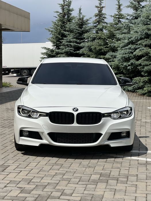 BMW F30 328 2016 год M3 Look REST