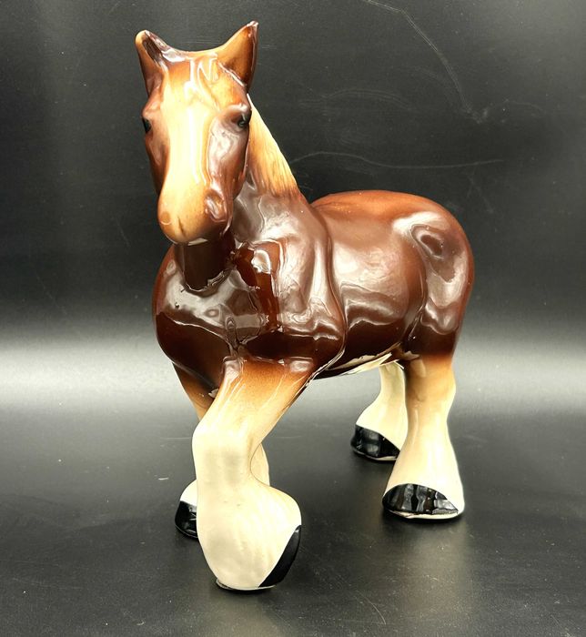 Figurka porcelanowa „Koń rasy Shire” Anglia