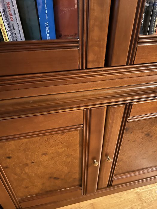 Estante para livros em cerejeira