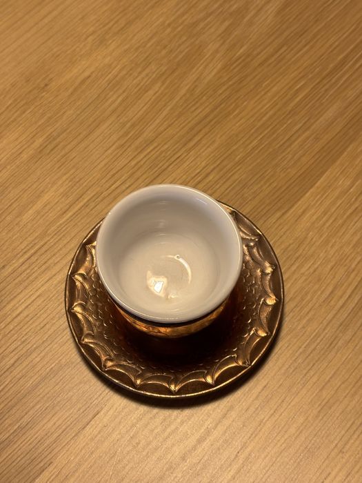 Chávena de café albanesa.