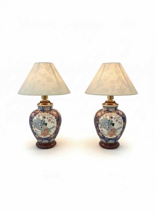 Candeeiro de mesa chinês em porcelana de fundo azul, famille rose, damas no jardim