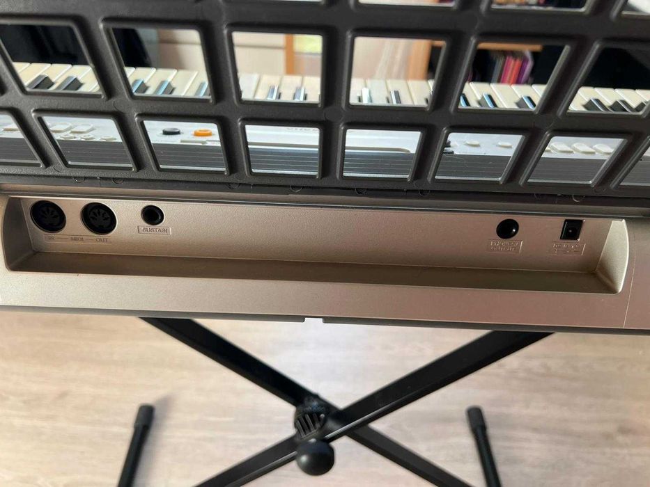 Teclado YAMAHA PSR-E313