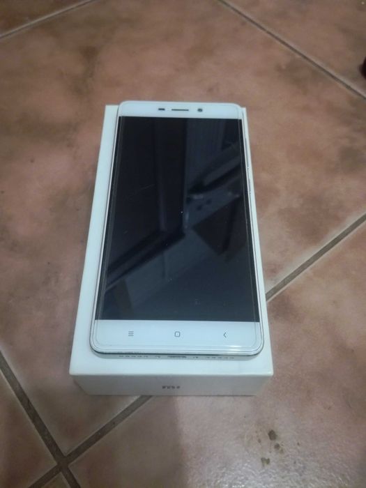 Продаж мобільних телефонів робочих і деякі на запчастини