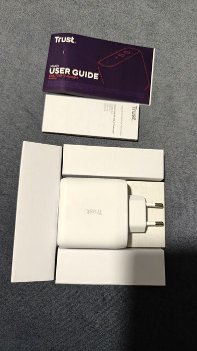 Trust Gan Зарядка 65W 2× usb-c блок живлення