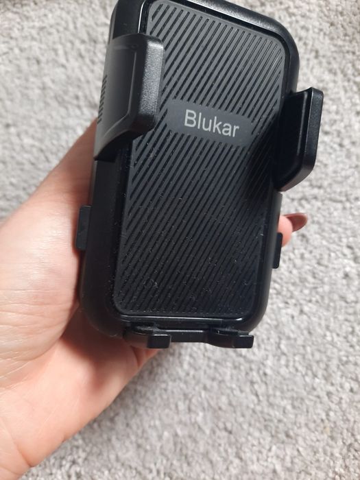 Uchwyt samochodowy na kratkę wentylacji