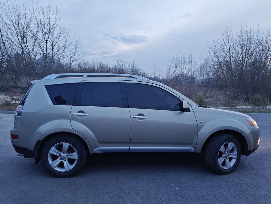 Продам Mitsubishi outlander xl 2.4бензин