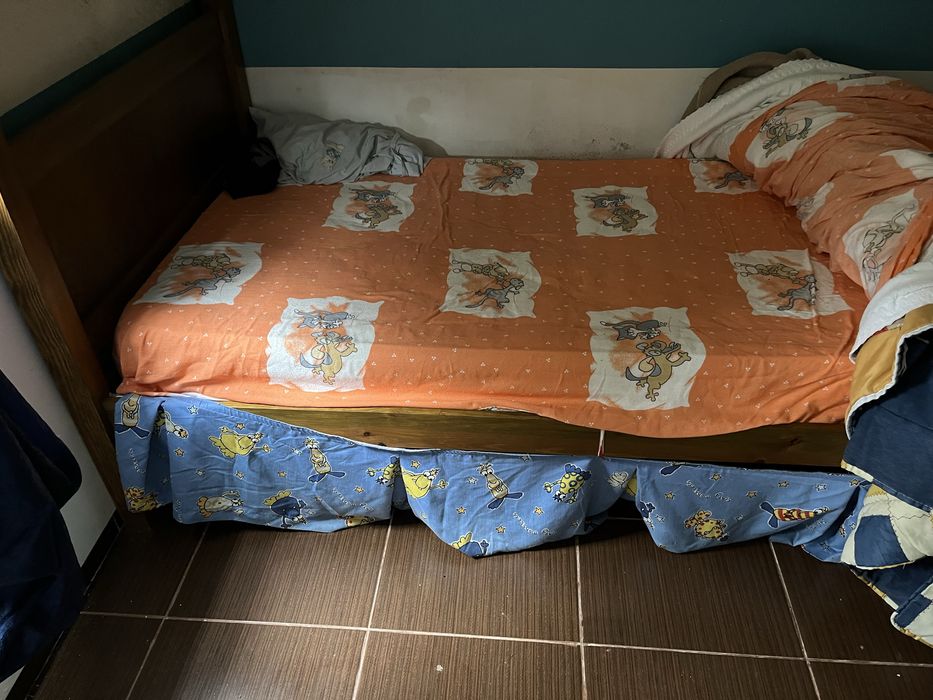 Cama de solteiro ( crianca )