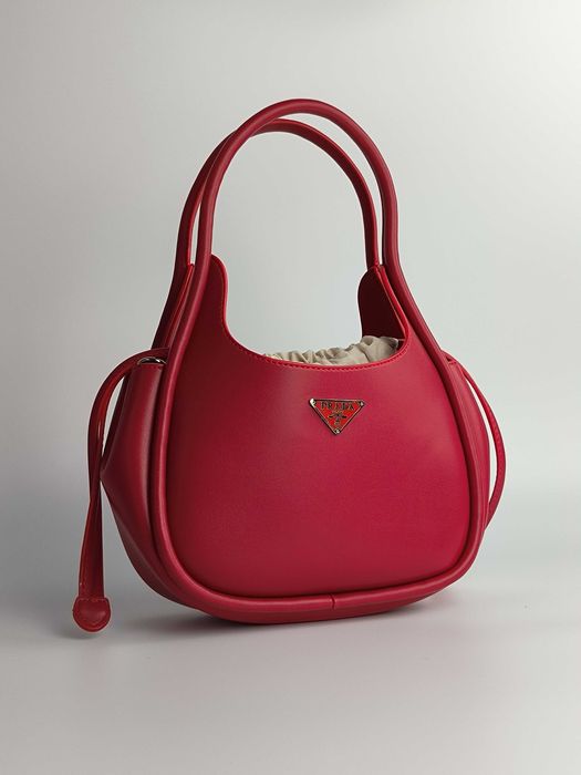 Сумка Prada Leather