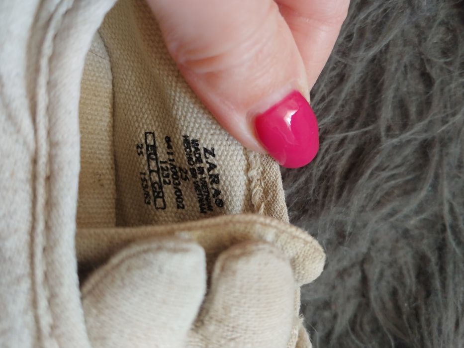 Buty dziewczęce z zajączkiem