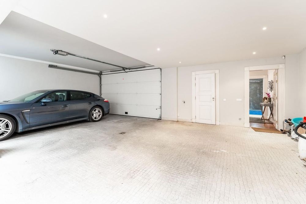 Moradia T4 + 1 com piscina, Pena, Lisboa