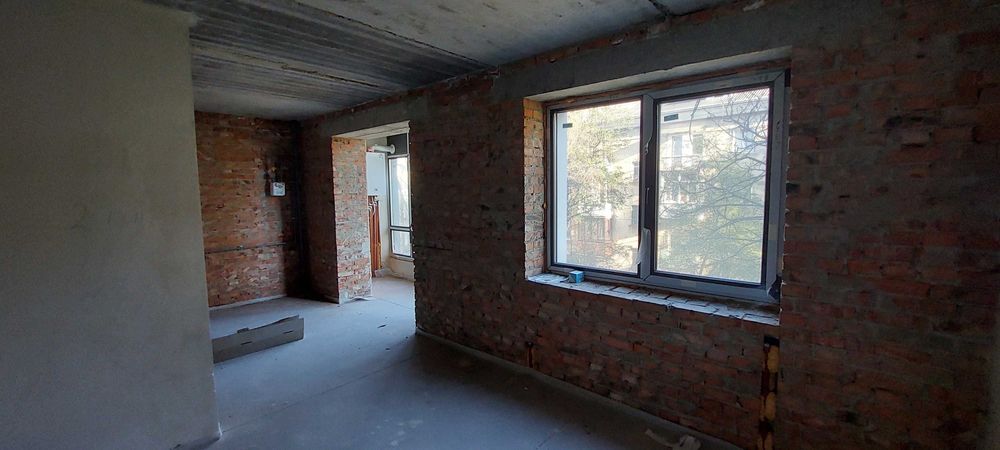 Продається простора 1,5-кімнатна квартира в Центрі міста