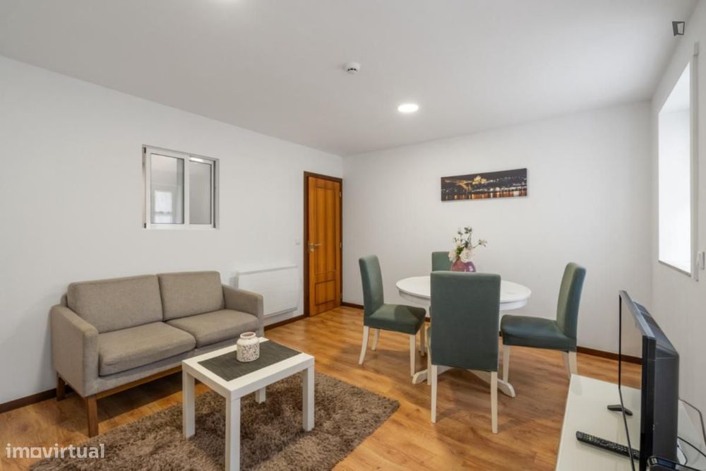 Apartamento com 2 quartos - localizado em Sé de Braga e São Lázaro...