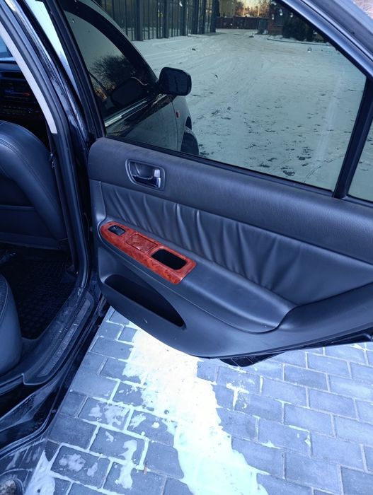 Срочно продам TOYOTA CAMRY 3.0 газ/бензин