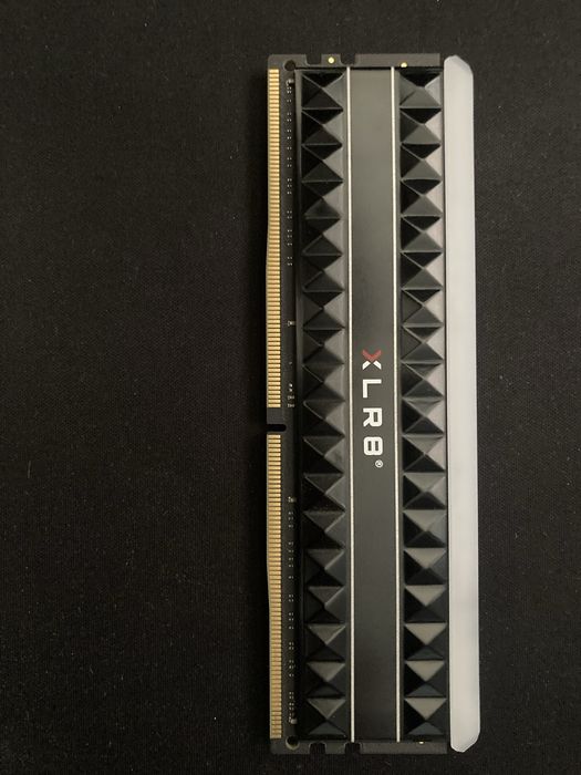 Kość ram DDR4 3200mhz XLR8 RGB