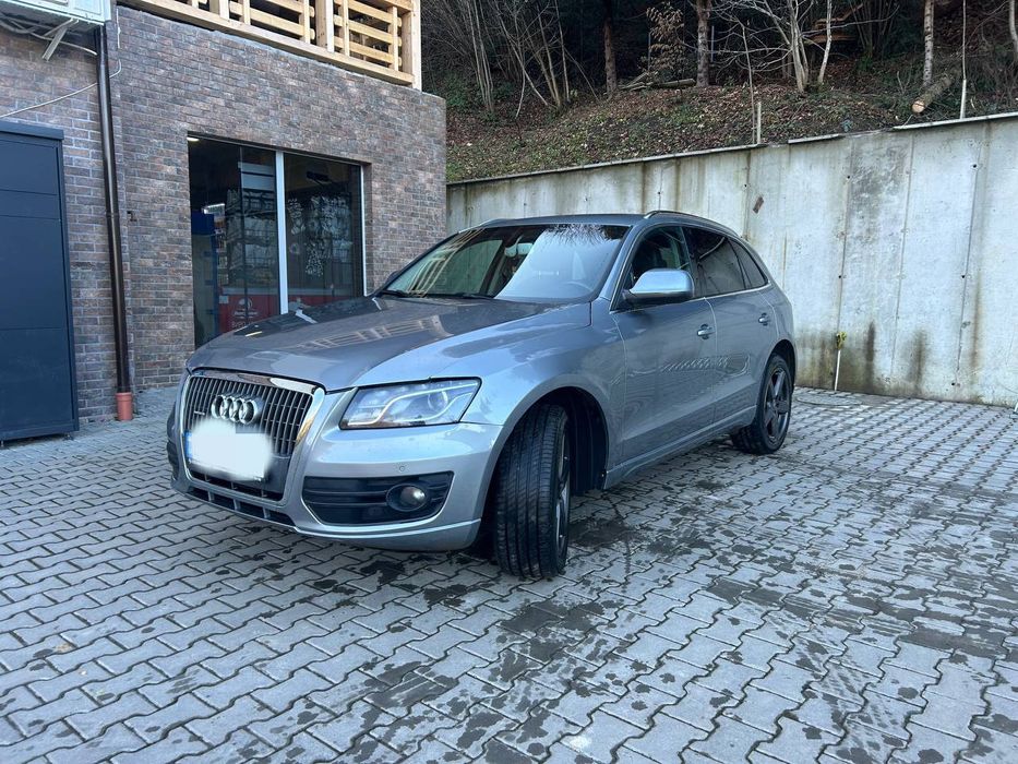 Надійний повнопривідний кросовер Audi Q5 Quattro